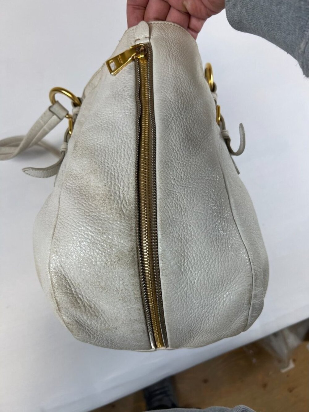 Prada Women White Vitello Daino Pebbled Leather Tote Bag Gold Hardware Large - Picture 4 of 16